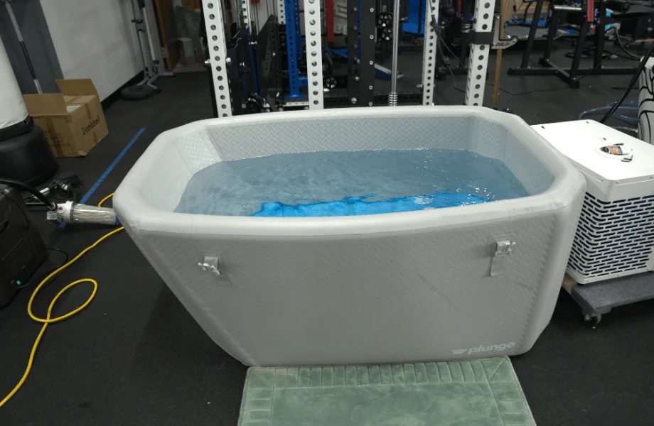 The Plunge Air inflatable cold plunge tub