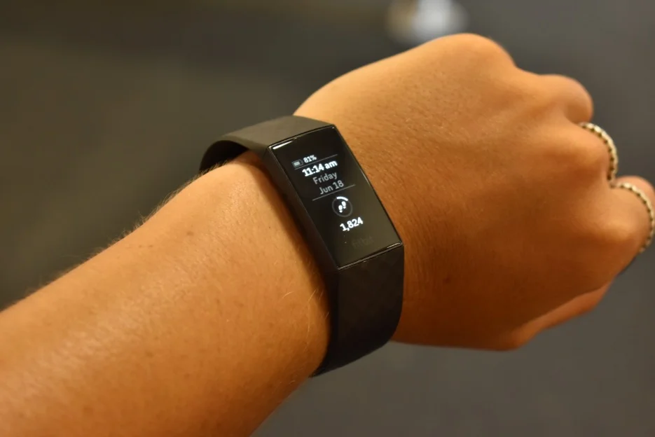 Fitbit Charge 4 