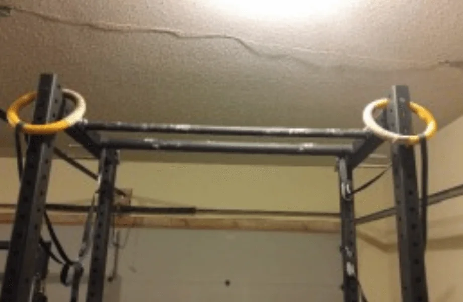The overhead pull-up bar featured on the Rogue R-3 Power Rack