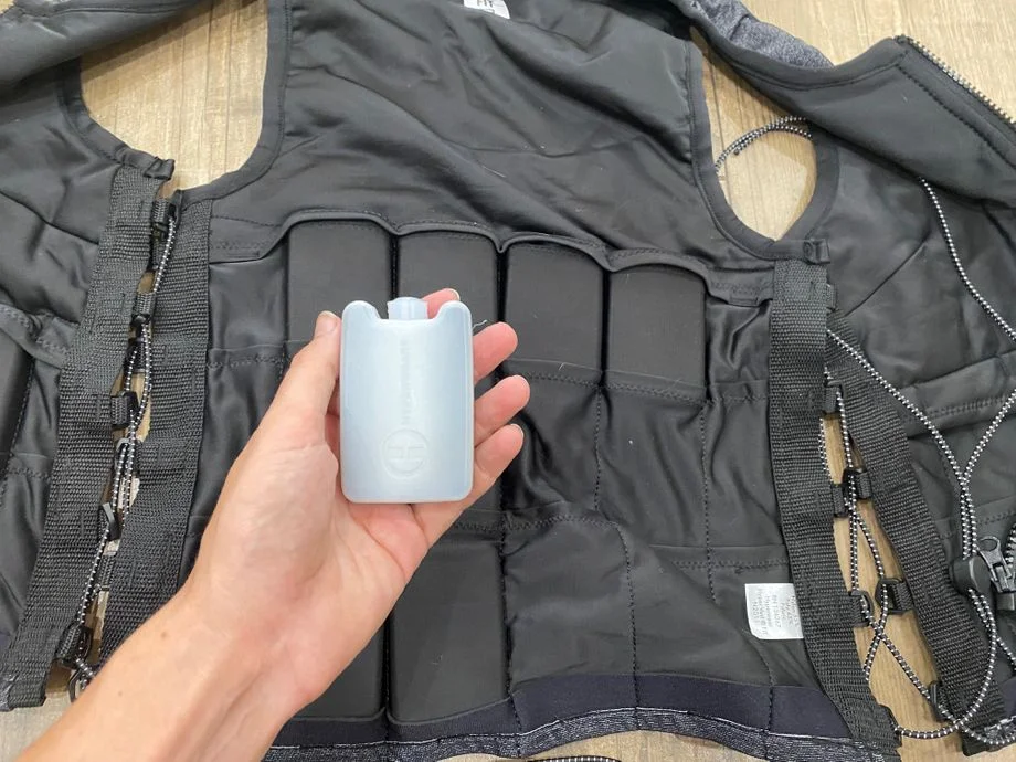 hyperwear-hypervest-fit-weights-3 Photo of Hyperwear Hyper Vest Fit showing the inside of the vest and the removable weights