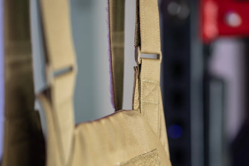 The shoulder straps of the Rogue Plate Carrier