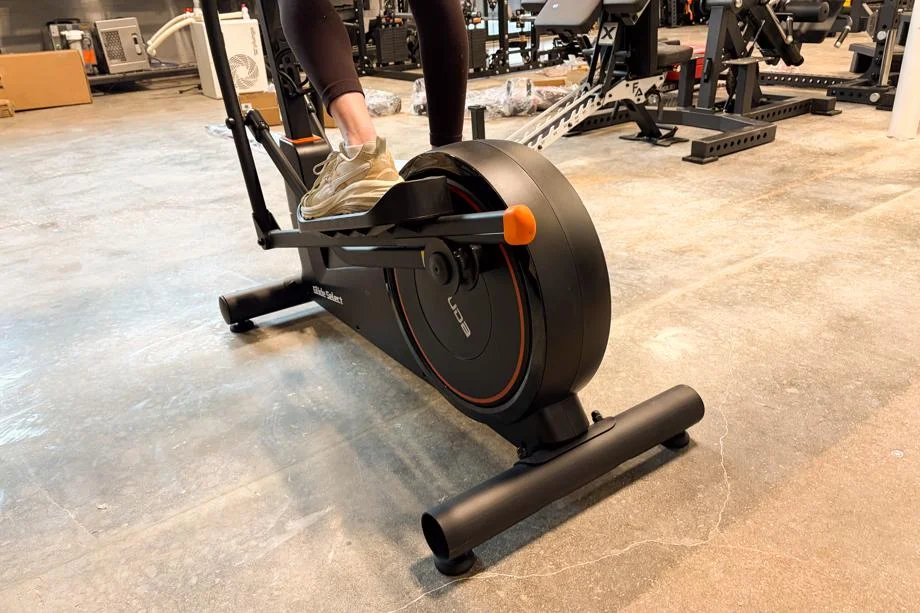 Our tester using the YOSUDA EM1 Long-Stride Magnetic Elliptical Machine