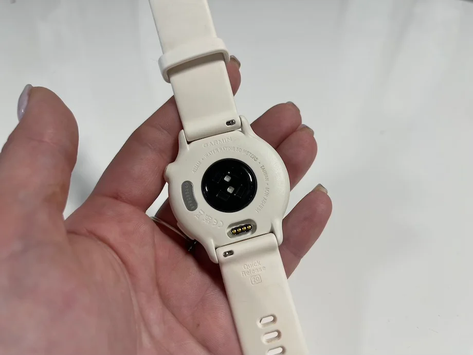 View of the back of the Garmin vivoactive 6