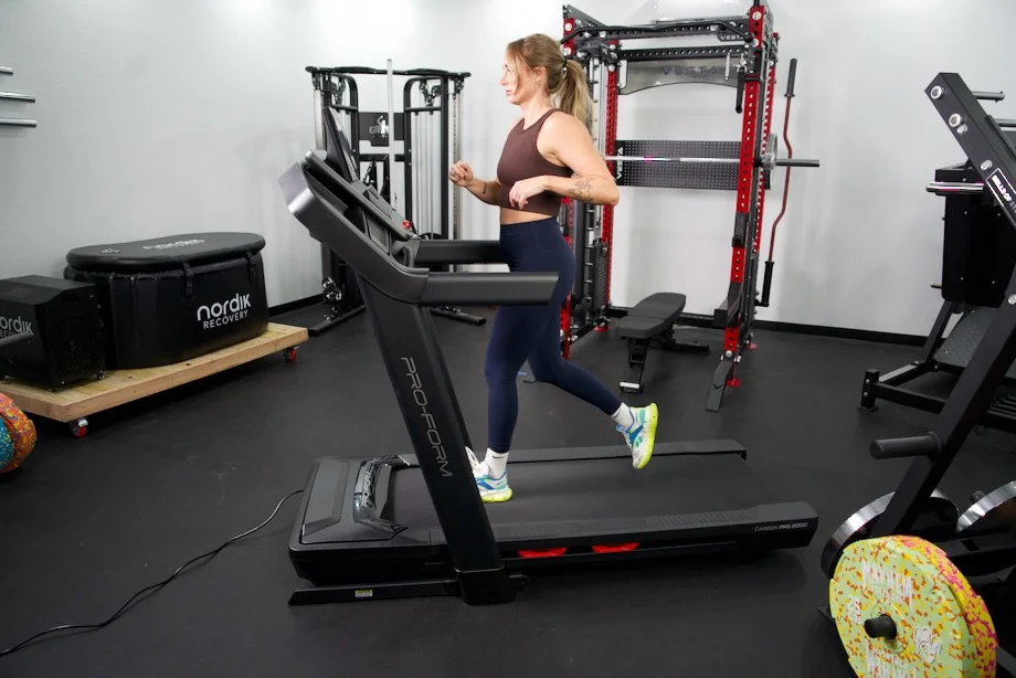 A person running on a ProForm Carbon Pro 2000 for the ProForm Carbon Pro 2000 review