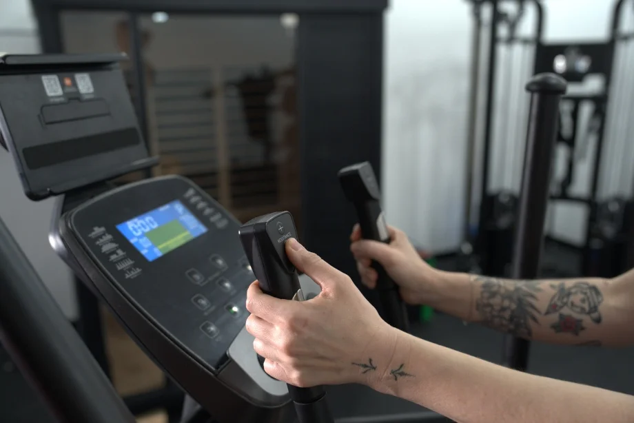 Handle controls on a Yosuda Dolphin Elliptical