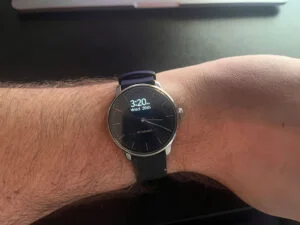 withings scanwatch light displaying time date