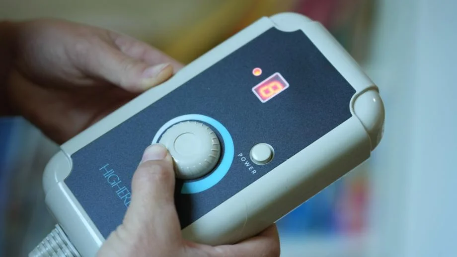 Using the controller for the HigherDOSE Infrared Sauna Blanket