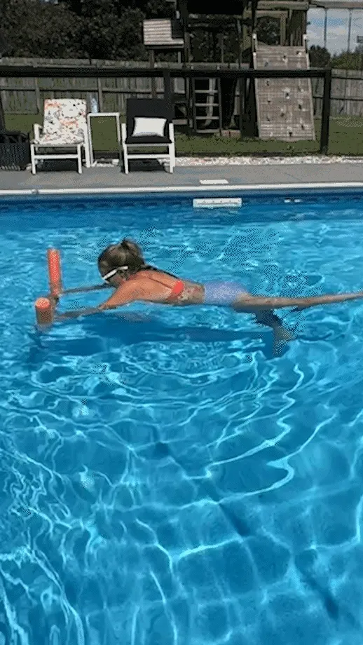 pool-plank-with-noodle