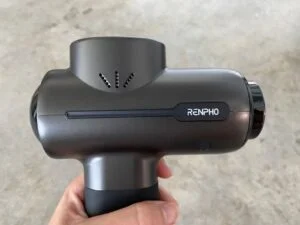 holding renpho r3 massage gun 2