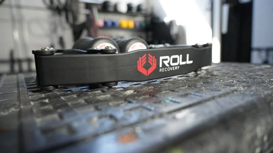 roll recovery r8 view from side showing logo