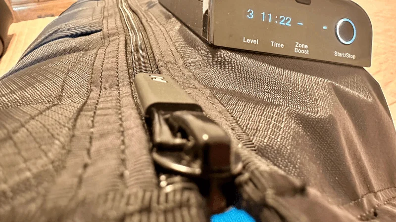 Zipper on the Hyperice Normatc Elite 