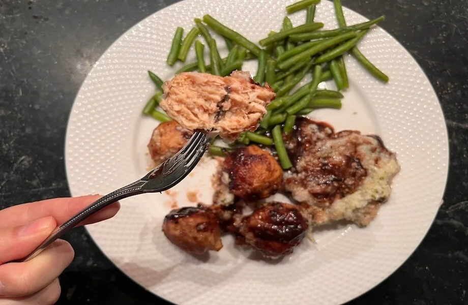 BistroMD meal of Merlot Chicken Meatballs with Grits