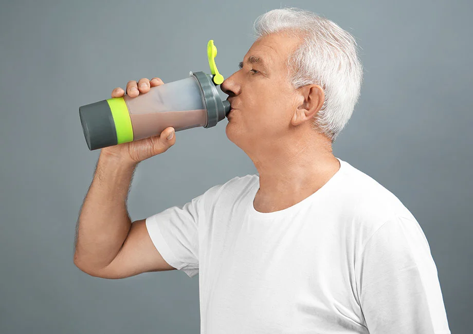 Protein Drinks for Seniors: Meeting Increased Protein Needs