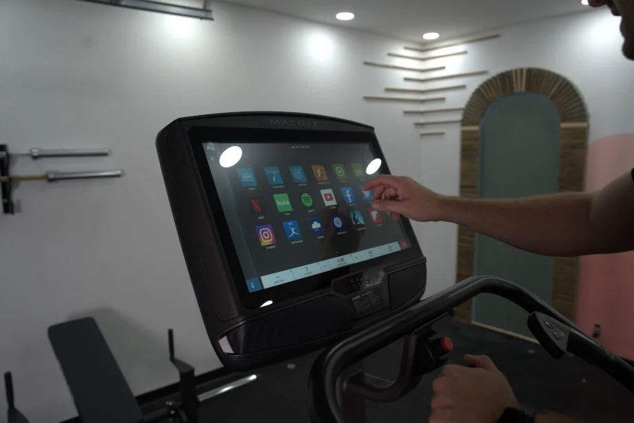 Using the touchscreen on a Matrix C50 Climbmill
