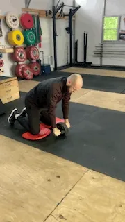 Kneeling Ab Rollout