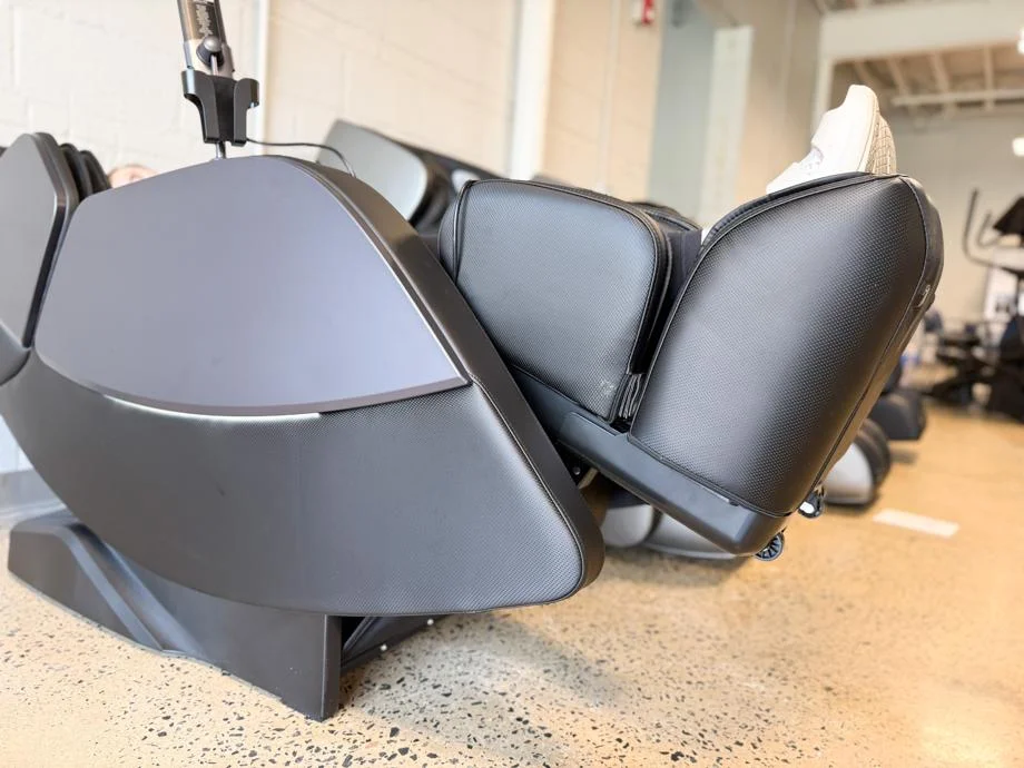 Side view of the Bob and Brad iMaster Pro Massage Chair