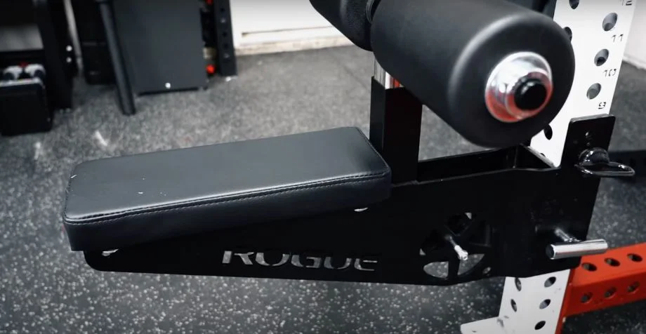 Zoomed in photo of the Lat Pulldown Seat.