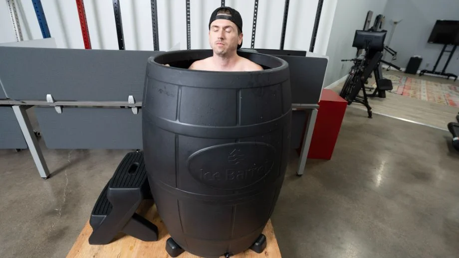 Ice-Barrel-Man-Sitting-Breathwork