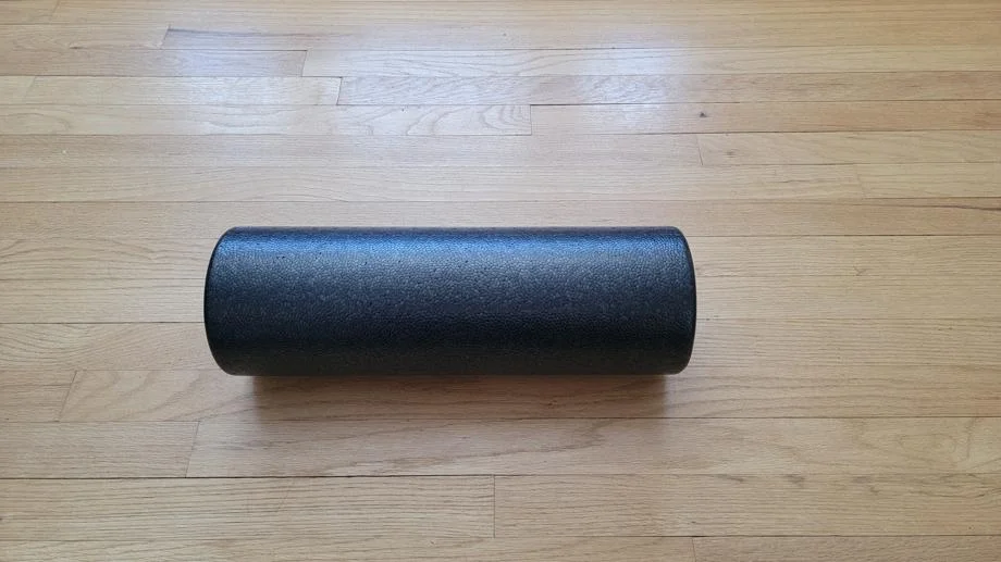 Side view of the Amazon Basics High Density Foam Roller