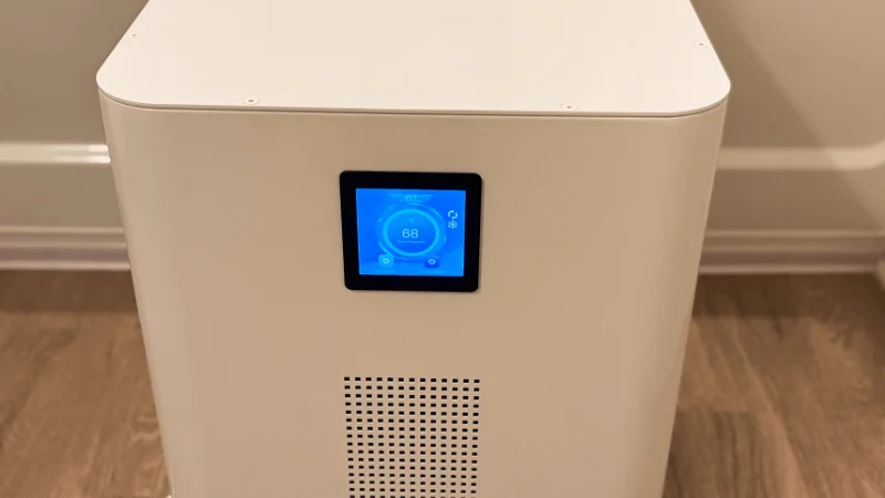 The center control console found on the HomePlunge H3 cold plunge chiller