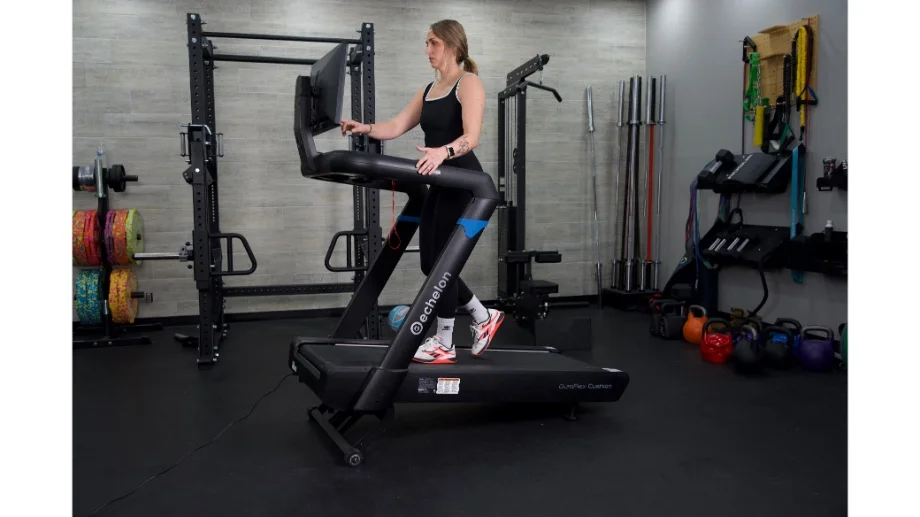 Woman walking on Echelon Stride 8s at an incline