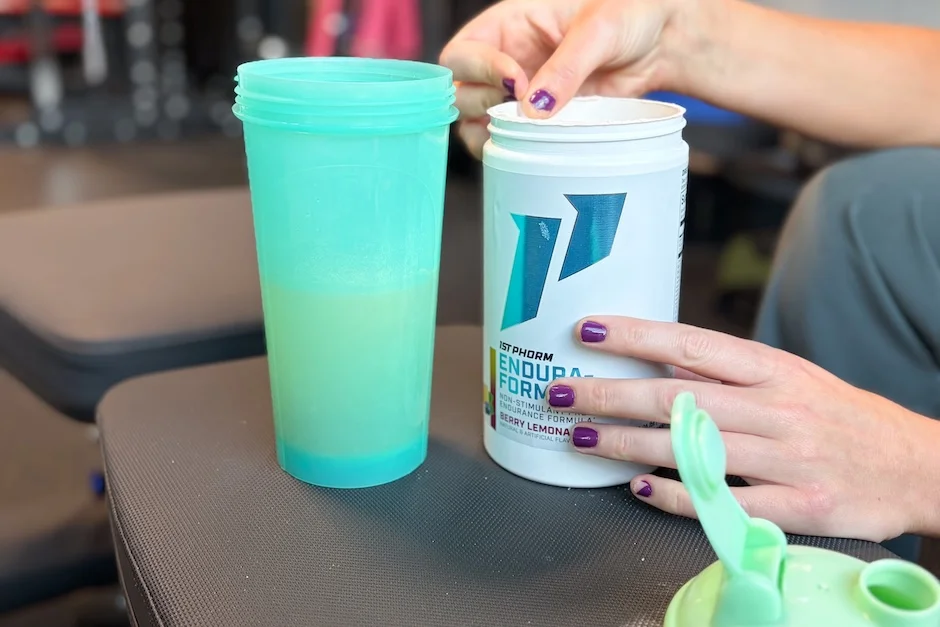 An image of something scooping 1st Phorm Endura-Formance pre-workout