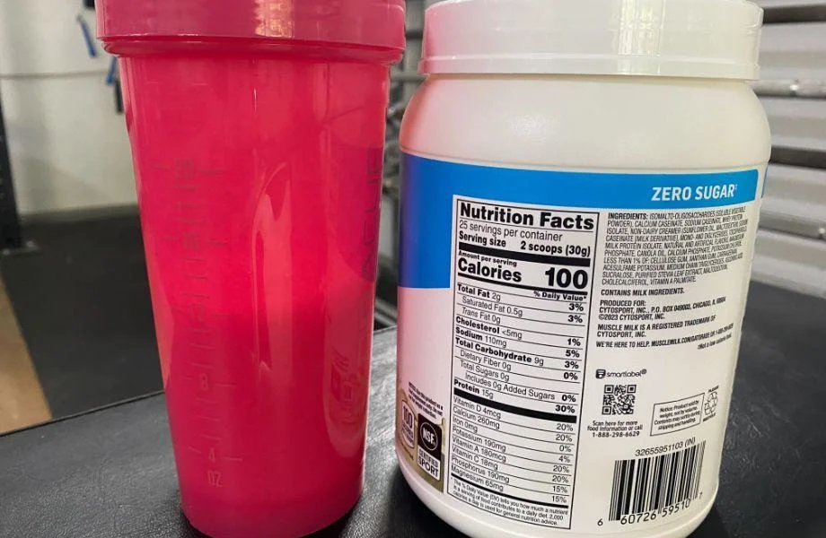 Nutrition Facts on a tub of Muscle Milk Zero Label