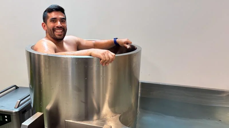 Our tester chills out in the barrel of the Polar Monkeys Contrast Edition Plunge.
