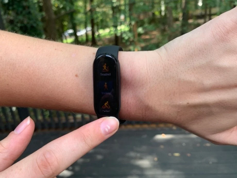 Xiaomi Mi Smart Band 6 Review 2026: Budget and Beginner Friendly Fitness Tracker