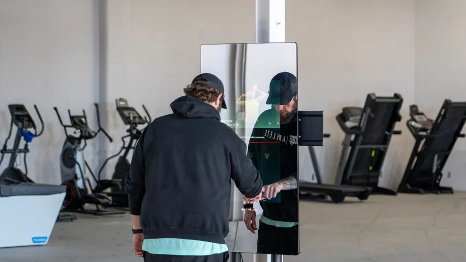 Mike using the Echelon Reflect for the Echelon Reflect Review