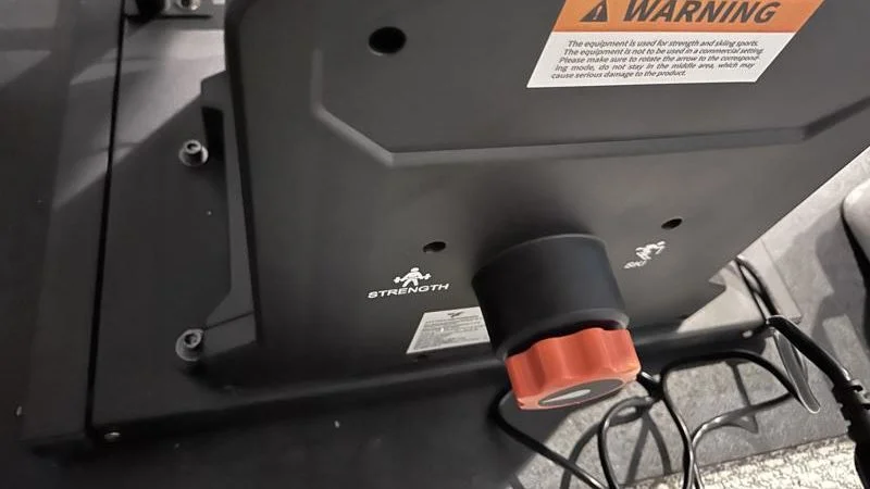 Ski Mode knob on the back of the FitTransformer Titan Plus