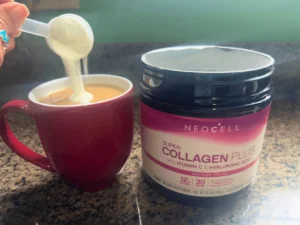 ggr neocell collagen tester adding scoop to coffee 1