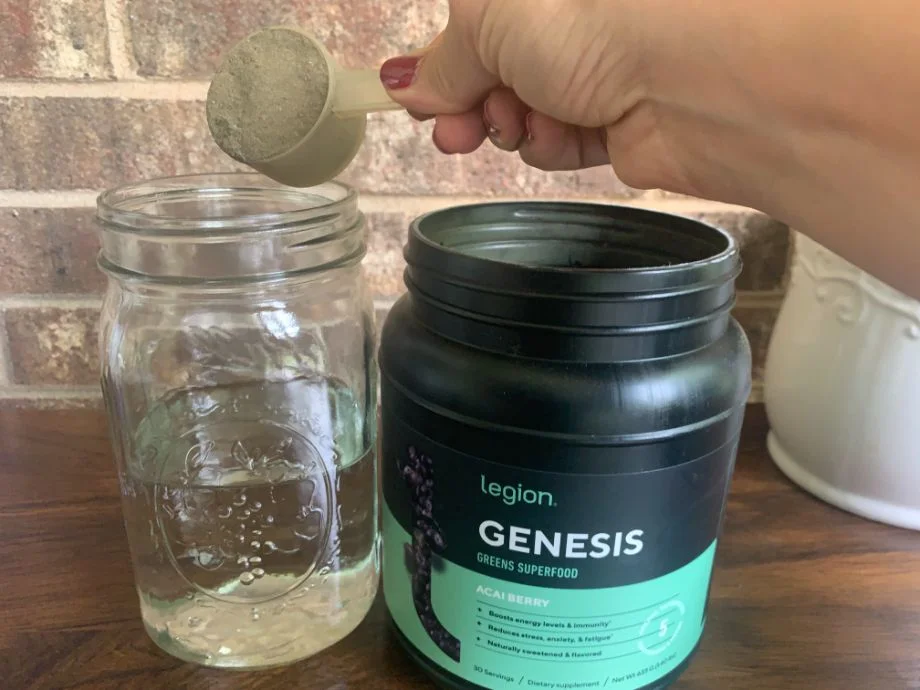 legion-greens-scoop Scooping Legion Genesis Greens into cup