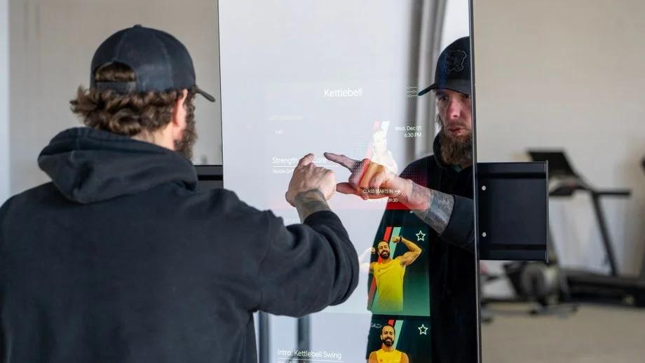 Mike using the Echelon Reflect for the Echelon Reflect Review