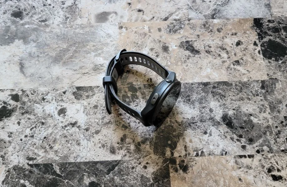 Looking down at a Garmin Forerunner 965.