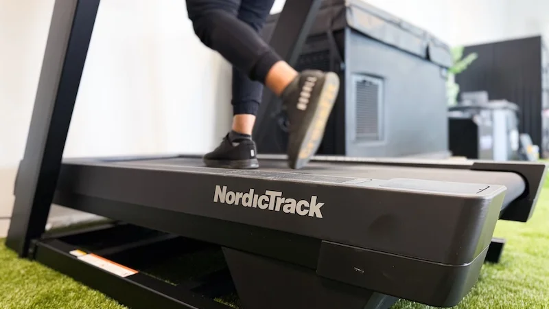 Is Running On a Treadmill Bad for You? Our Experts Weigh In