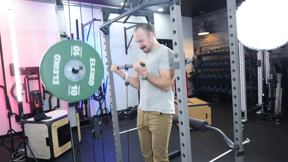 curls with fitness reality 710