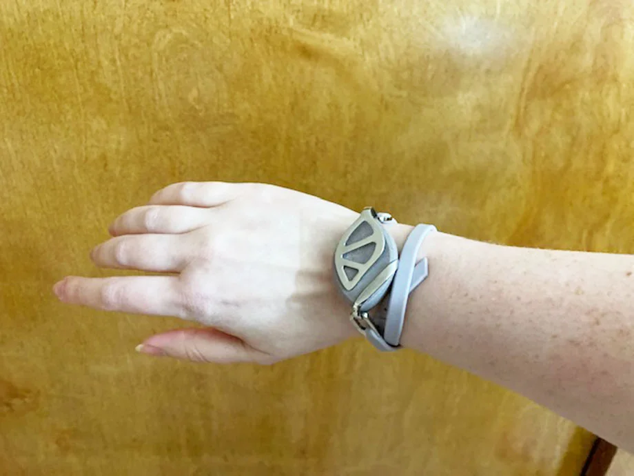 bellabeat leaf on wrist