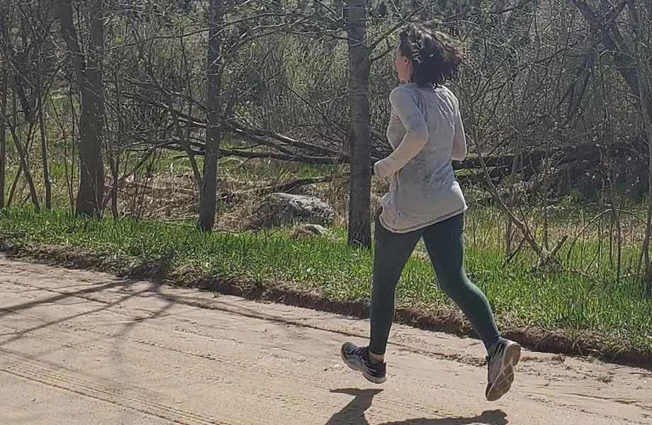 woman wearing best budget running leggings 