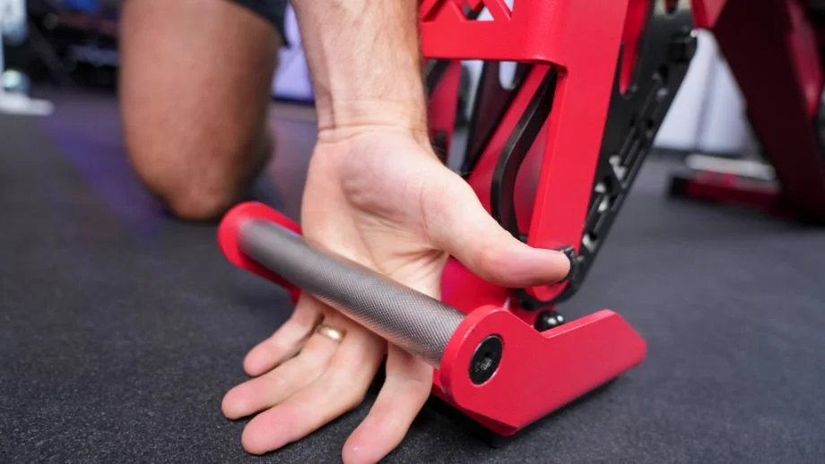 Knurled front handle on the REP AB-5200 2.0