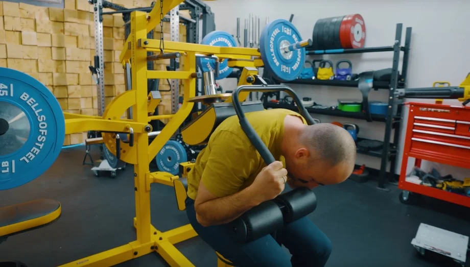 Coop does ab curls on the Powertec Workbench Multistation