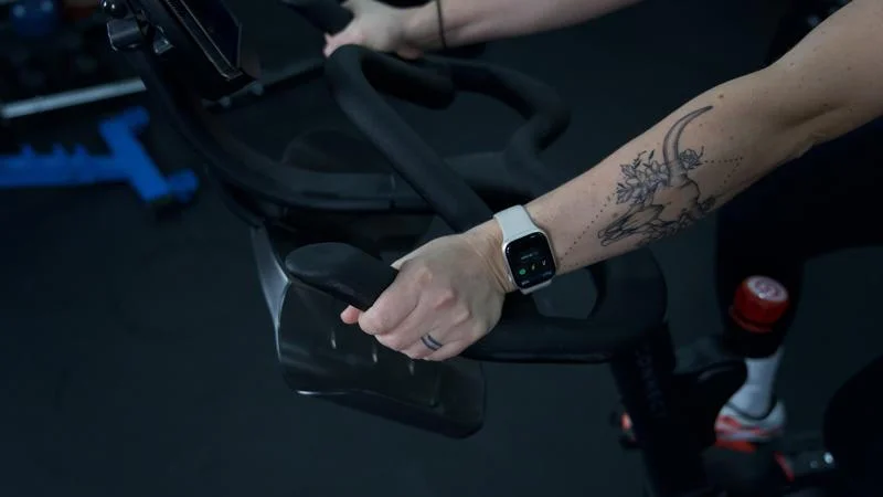 Ergonomic handlebars on the Echelon EX-5 exercise bike