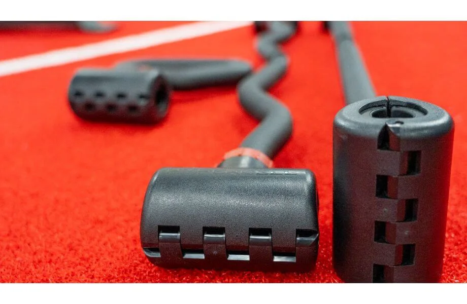 close up Jayflex hyperbell bar set on red floor