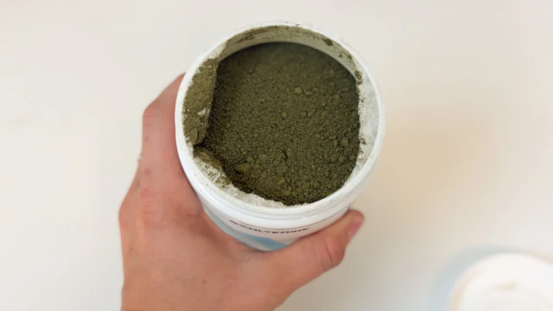 A close look at Swolverine Greens + Reds powder