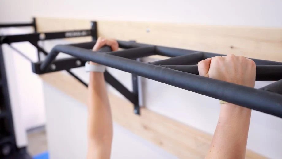 REP fitness multi grip pull up bar hands on bar close up