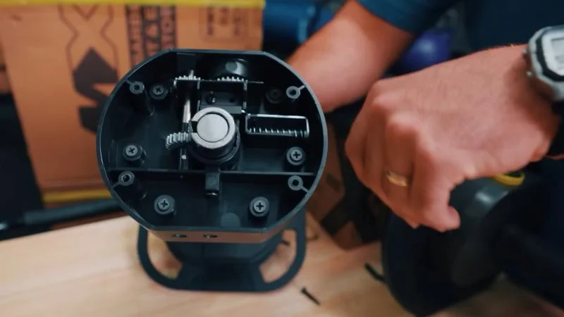 The internal construction of the MX100 Evolution Series Adjustable DUmbbells