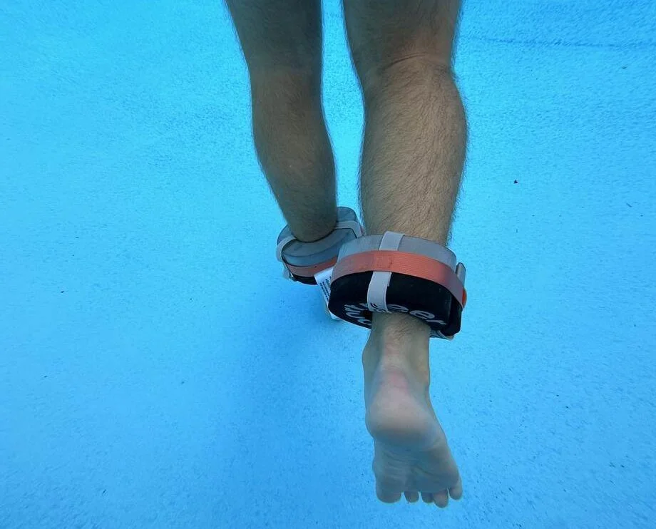 Man using Sportneer Foam Cuffs